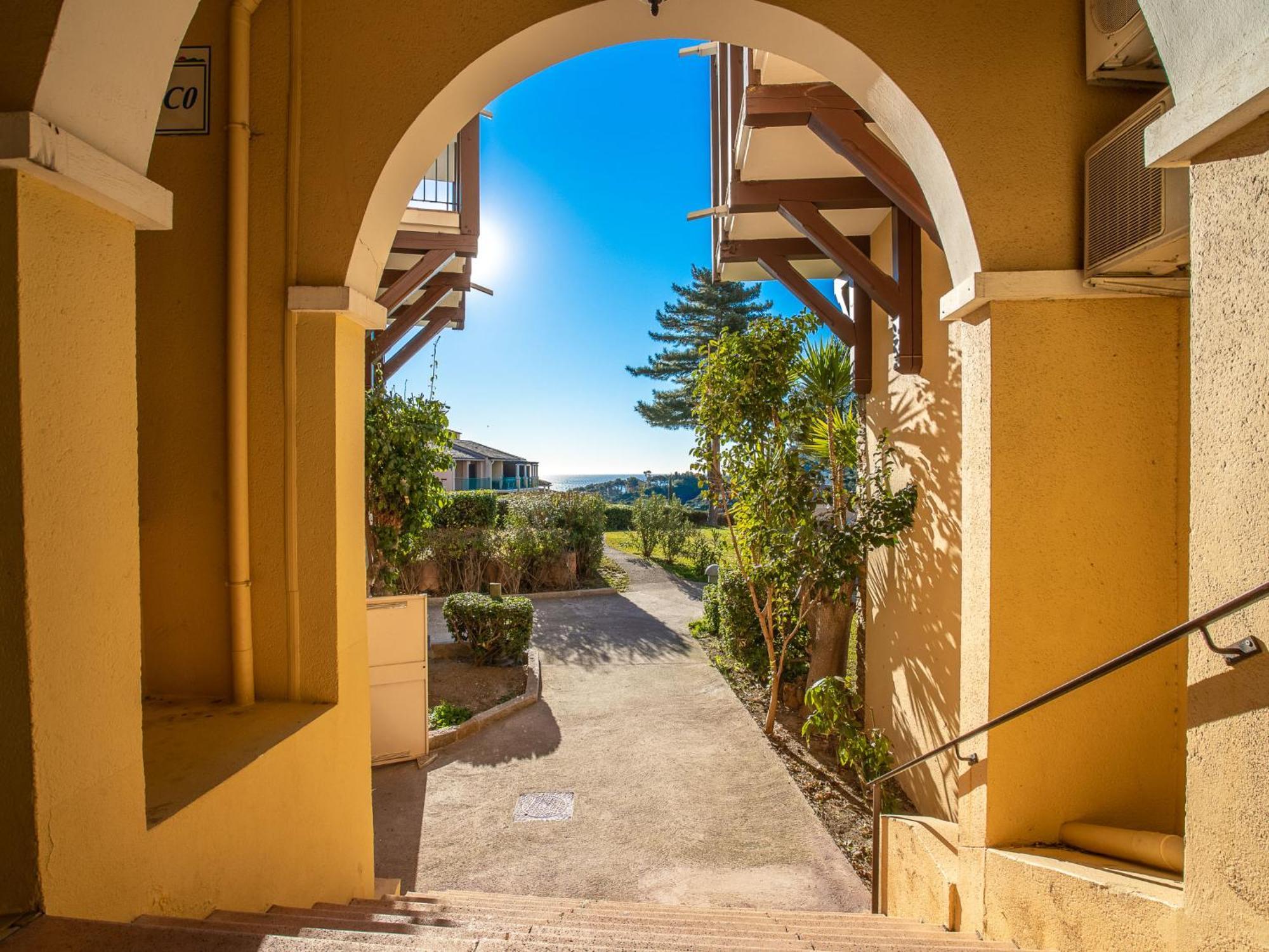 Apartment Village Cap Esterel - Le Village-81 By Interhome Saint-Raphael  Ngoại thất bức ảnh